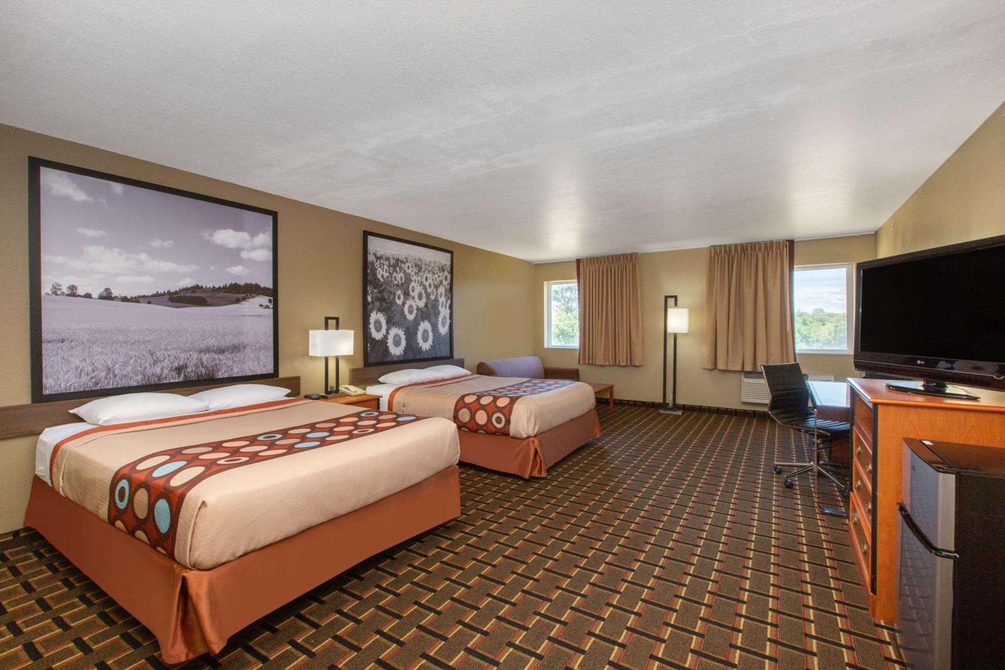 Super 8 By Wyndham Hotel Ottawa