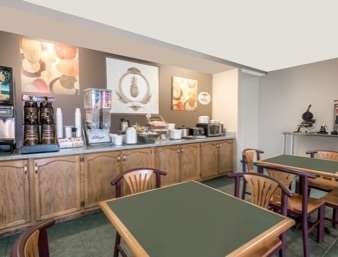 Super 8 By Wyndham Ottawa