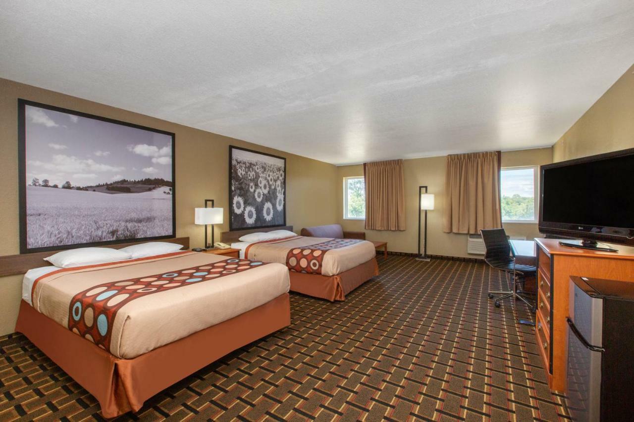 Hotel Super 8 By Wyndham Ottawa