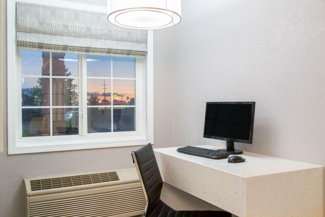 Super 8 By Wyndham 2* Ottawa