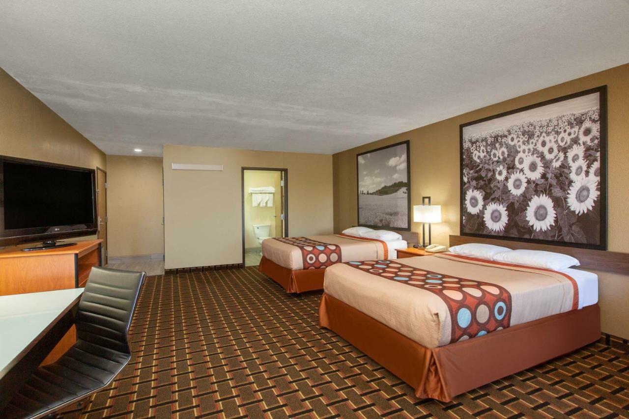 Hotel Super 8 By Wyndham 2*